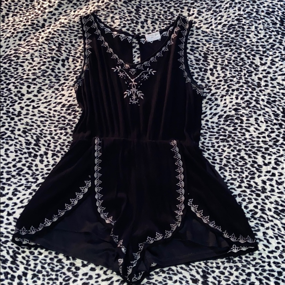 SIENNA SKY romper w pockets